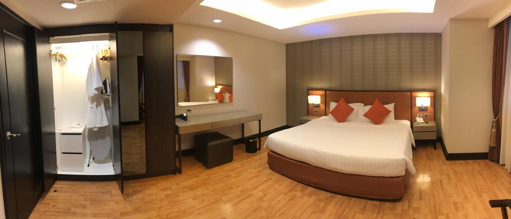 Rembrandt Suites Бангкок Экстерьер фото